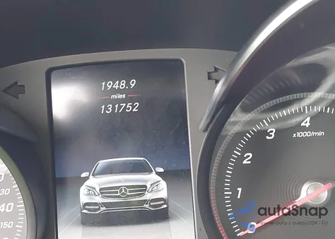 2017 Mercedes-Benz C 300 4Matic из США, поврежденный, VIN 55SWF4KB4HU227458